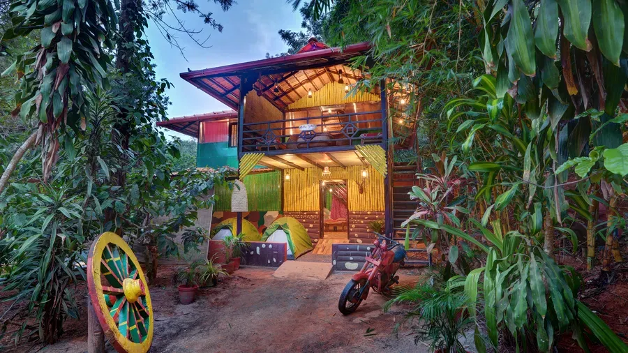 11group_wooden_cottages_yahbil