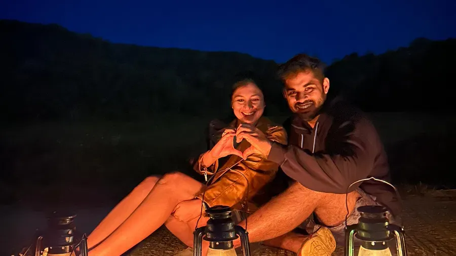 Night_Plantation_Walk_-_Couple_myo5de